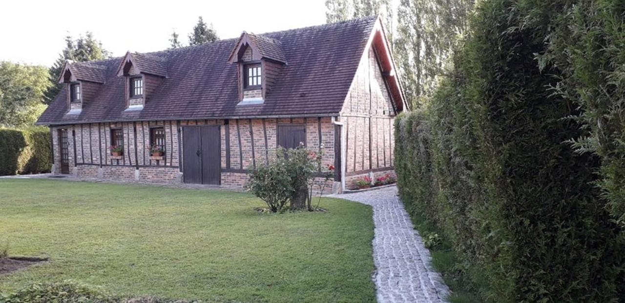 Le Petit Gite De La Varenne Saint-Hellier 외부 사진